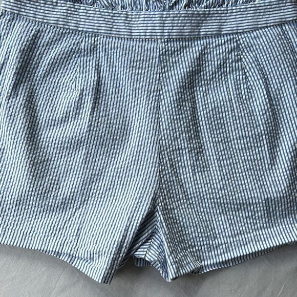 J.Crew Seersucker Pinstripe Shorts Sz 4 Ruffles - Picture 5 of 8